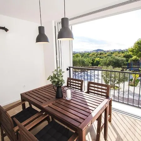 In With Air Conditioning, Wifi, Dishwasher, Pool 4932-5 Apartment