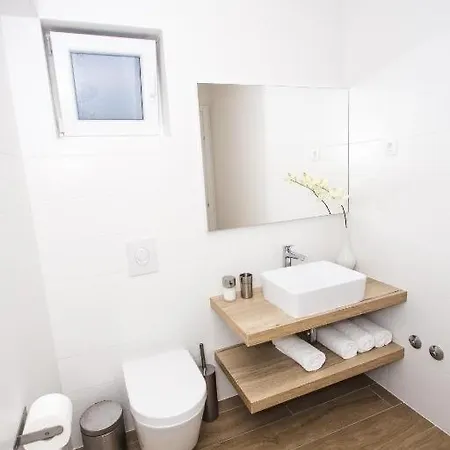 In With Air Conditioning, Wifi, Dishwasher, Pool 4932-5 Vodice