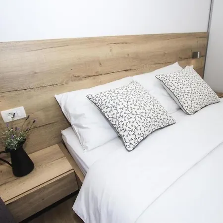 In With Air Conditioning, Wifi, Dishwasher, Pool 4932-5 Vodice