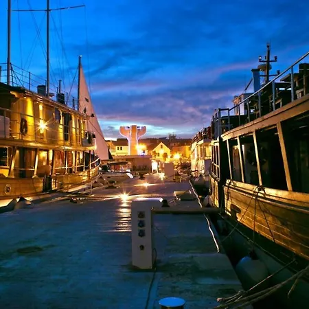 Apartment In With Air Conditioning, Wifi, Dishwasher, Pool 4932-5 *