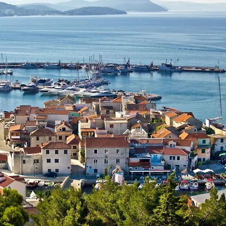 In With Air Conditioning, Wifi, Dishwasher, Pool 4932-5