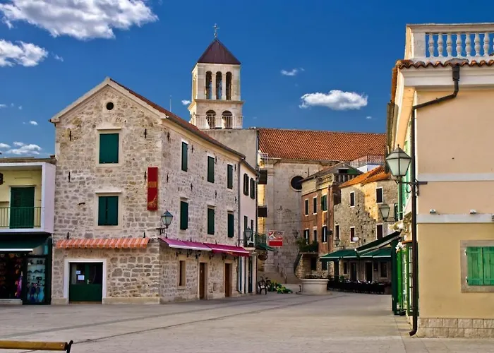 In With Air Conditioning, Wifi, Dishwasher, Pool 4932-5 *