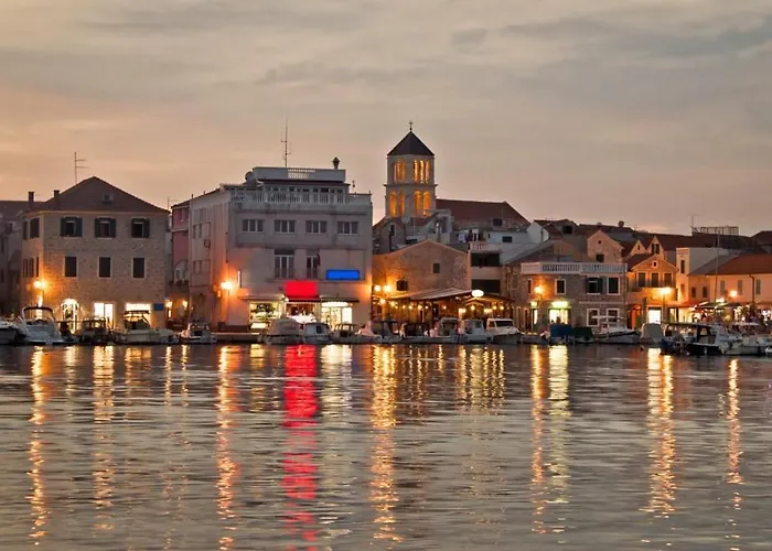 In With Air Conditioning, Wifi, Dishwasher, Pool 4932-5 * Vodice